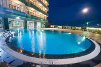 Sky Star Hotel - Pools