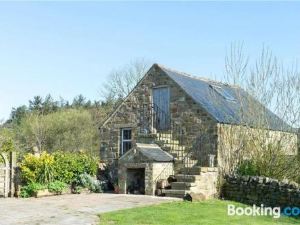 Charming 2-Bed Cottage in Otley