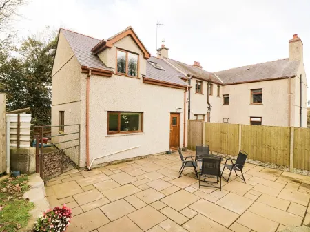 Bodneithior Отели в г. Llannerch-y-Medd