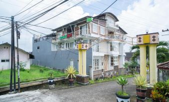 Urbanview Hotel Omah Anin Batu by RedDoorz