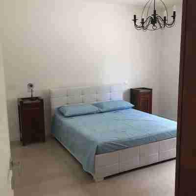 Inviting 2-bed Apartment in Resana Rooms