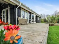 "Eia" - 500m from the Sea Hotels in Hornbaek