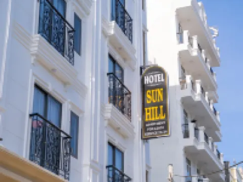 Sun Hill Hotel Hotels near Hon Ba Island