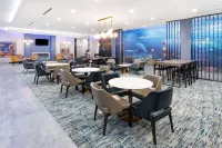 La Quinta Inn & Suites by Wyndham Galveston North at I-45 Hotels in Galveston
