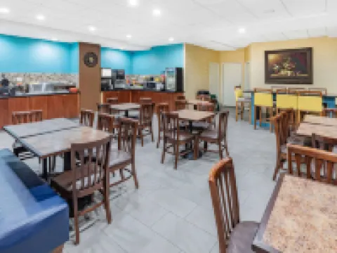 เดย์สอินน์แอนด์สวีทส์ บายวินด์แฮม แซนแอนโทนิโอ ใกล้ฟรอสต์ แบงก์ เซ็นเตอร์ โรงแรมในซานอันโตนิโอ