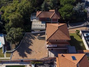 Montalbano Sweet Home, Tra l' Etna e il Mare