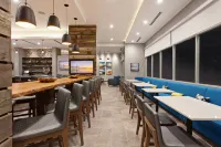 SpringHill Suites Huntington Beach Orange County فنادق في هونتينغتون بيتش