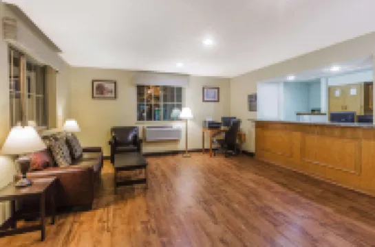 Super 8 by Wyndham East Stroudsburg/Poconos のホテル