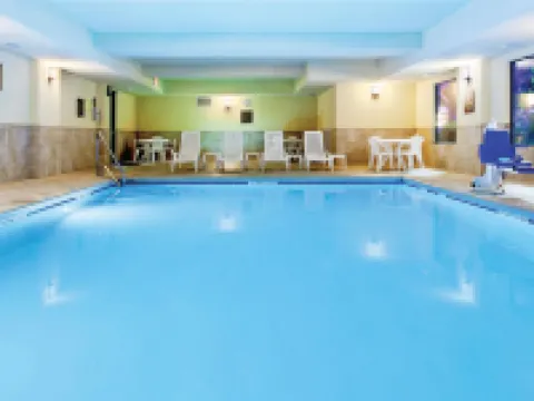 La Quinta Inn & Suites by Wyndham Warner Robins - Robins AFB Hotels in Warner Robins