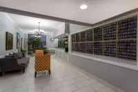 Howard Johnson by Wyndham Waukegan Great Lakes Hotels in Waukegan