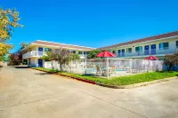 Motel 6 Redding, CA - North Hotels in Shasta Lake