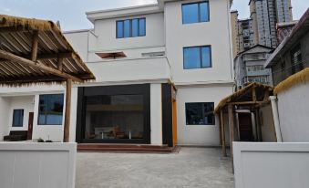 Jiuqinju Rest Xiangyang Audiovisual Homestay (Huaihua High speed Railway  Station Branch)