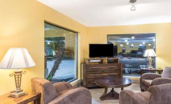 Days Inn by Wyndham Sulphur La