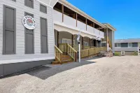 The Hideaway Hotel فنادق في Long Beach Township