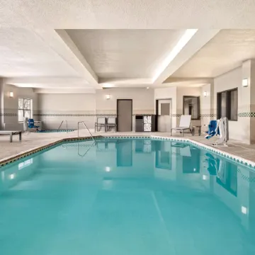 Country Inn & Suites by Radisson, St. Cloud East, MN