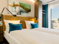 Motel One Köln-Altstadt Отели рядом с достопримечательностью «Полль»