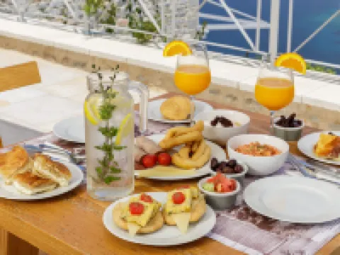 Trapela Limeni Luxury Suites Hotels in Itilo