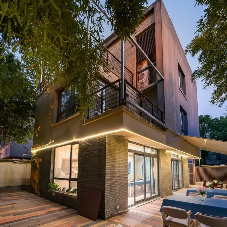 Huamanxi Homestay (Zhujiajiao Puxiang Road) Отели рядом с достопримечательностью «Парк Ориентал-Лэнд»