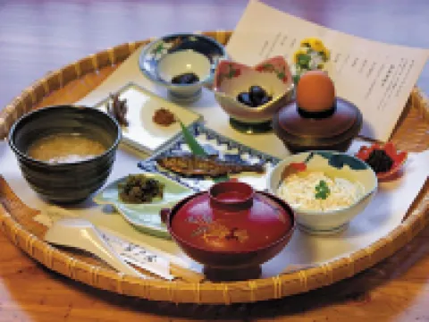 Hana Ryokan Iwatoya โรงแรมในทาคาชิโฮ