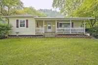 Utica Vacation Home ~ 12 Mi to Denison University!