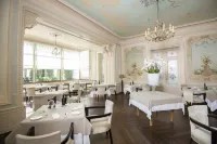 Hôtel des Trois Couronnes & Spa - the Leading Hotels of the World - breakfast