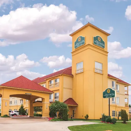 La Quinta Inn & Suites by Wyndham Tulsa Airpt / Expo Square