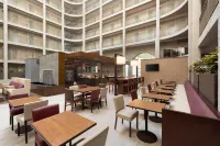 Embassy Suites by Hilton El Paso - Breakfast