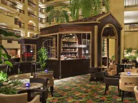 Embassy Suites by Hilton Raleigh Crabtree Hotel di House Creek