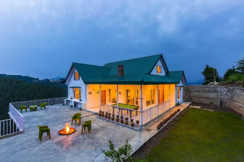 Zostel Homes Theog (Shimla) - พร้อมระเบียง
