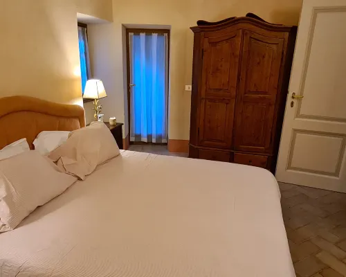 La Terrazza, Historic Tuscan Stone Residence with Garden and Terrace in Cetona Hotels in Cetona