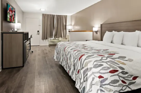 Red Roof Inn & Suites Monroe, NC