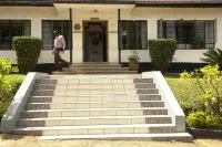 Makerere University Guest House - Pensions