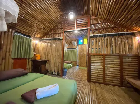 Khao Sok Tree House Resort Отели рядом с достопримечательностью «Bang Hua Rat»