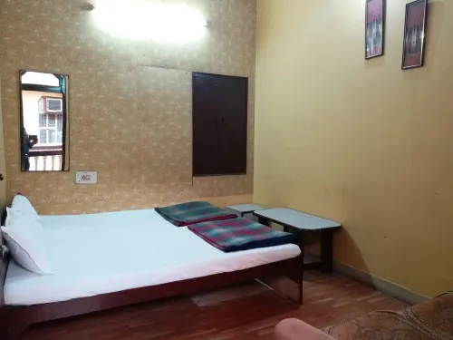 Hotel Raj Bed & Breakfast