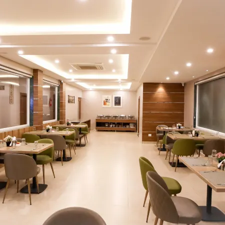 Hotel Sharda Residency