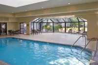 Sonesta Select Minneapolis Eden Prairie - Pools