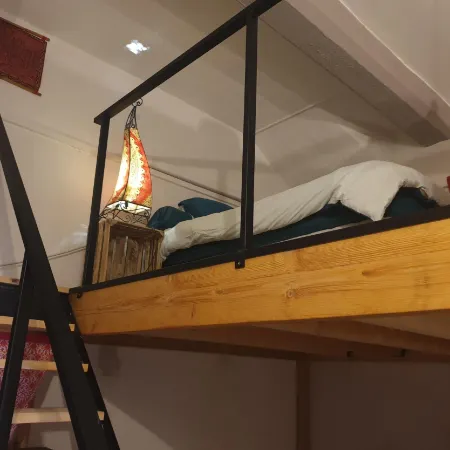 Charmant Appartement cœur Village provençal Отели в г. Ламбеск