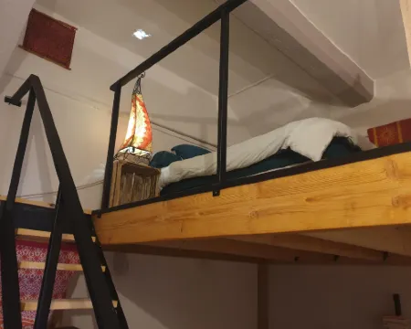 Charmant Appartement cœur Village provençal Hotels in Lambesc