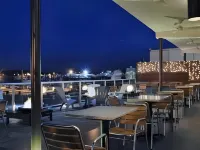 The Freeport Inn and Marina - parking