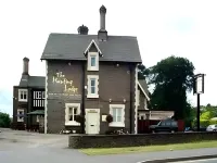 The Hunting Lodge Hotels in Чарнууд