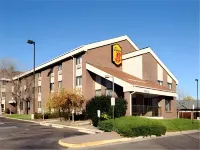 Super 8 by Wyndham Westminster Denver North Hôtels à : Northglenn