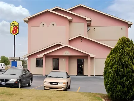 奧爾巴尼騎士酒店