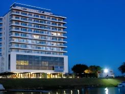 Puerto Amarras Hotel & Suites