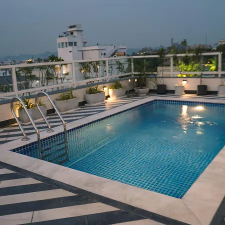 Hotel Naren Villa