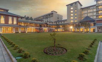 Radisson Collection Hotel & Spa, Riverfront Srinagar