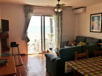 Lovely 2 Bedroom Apartment with Pool