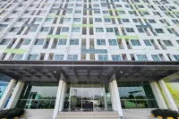 RedLiving Apartemen Enviro - Aurora Rooms MASJID Baitul Manshurin (LDII) 주변 호텔