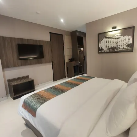 Eno Front One Hotel Semarang