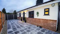 E2M Wisteria House Heathrow Haven Free Parking Colnbrook otelleri