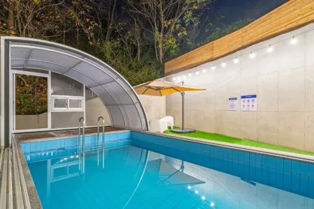 Gyeongju Maribel 317 Pool Villa Pension Отели рядом с достопримечательностью «Submerged Tomb of King Munmu»